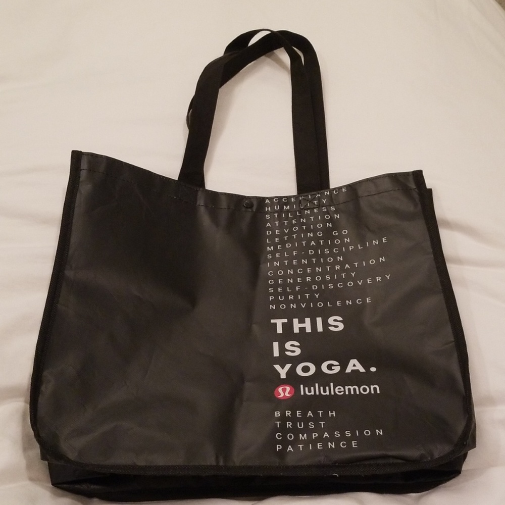 Large Lululemon reusable bag